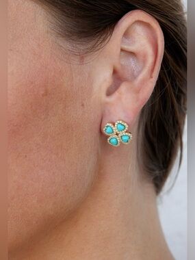NWOT SAVVY CIE JEWELS Simulated Turquoise & Cubic Zirconia Clover Single
Stud